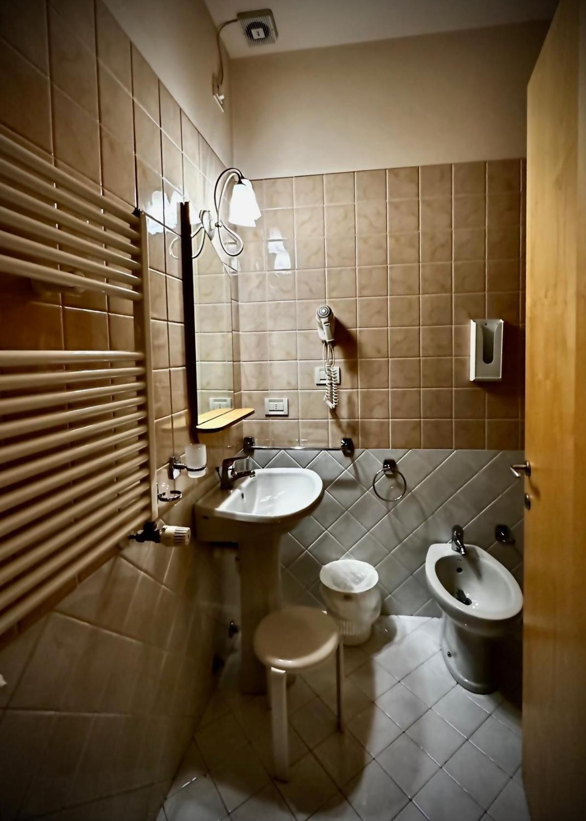 פורטו טולה Hotel Ponte Molo מראה חיצוני תמונה